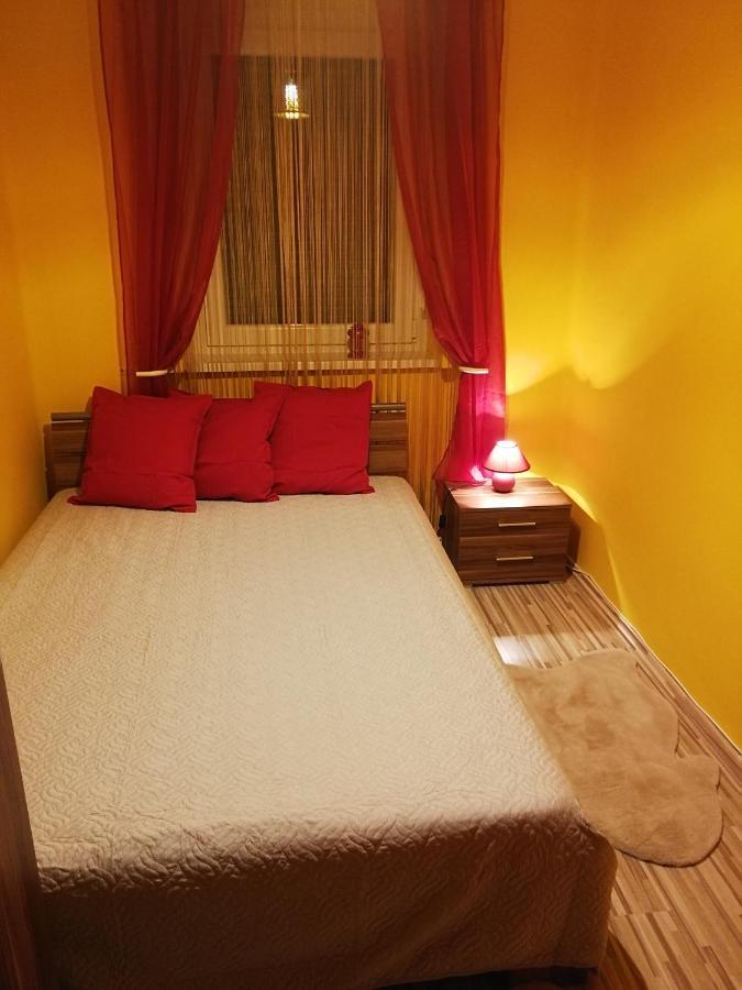 Zso-Ze Apartman Tiszafüred المظهر الخارجي الصورة